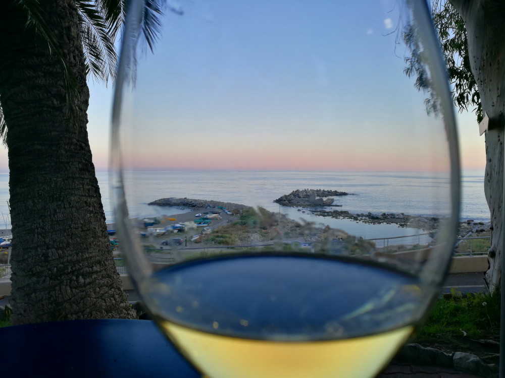 ospedaletti bar vista mare